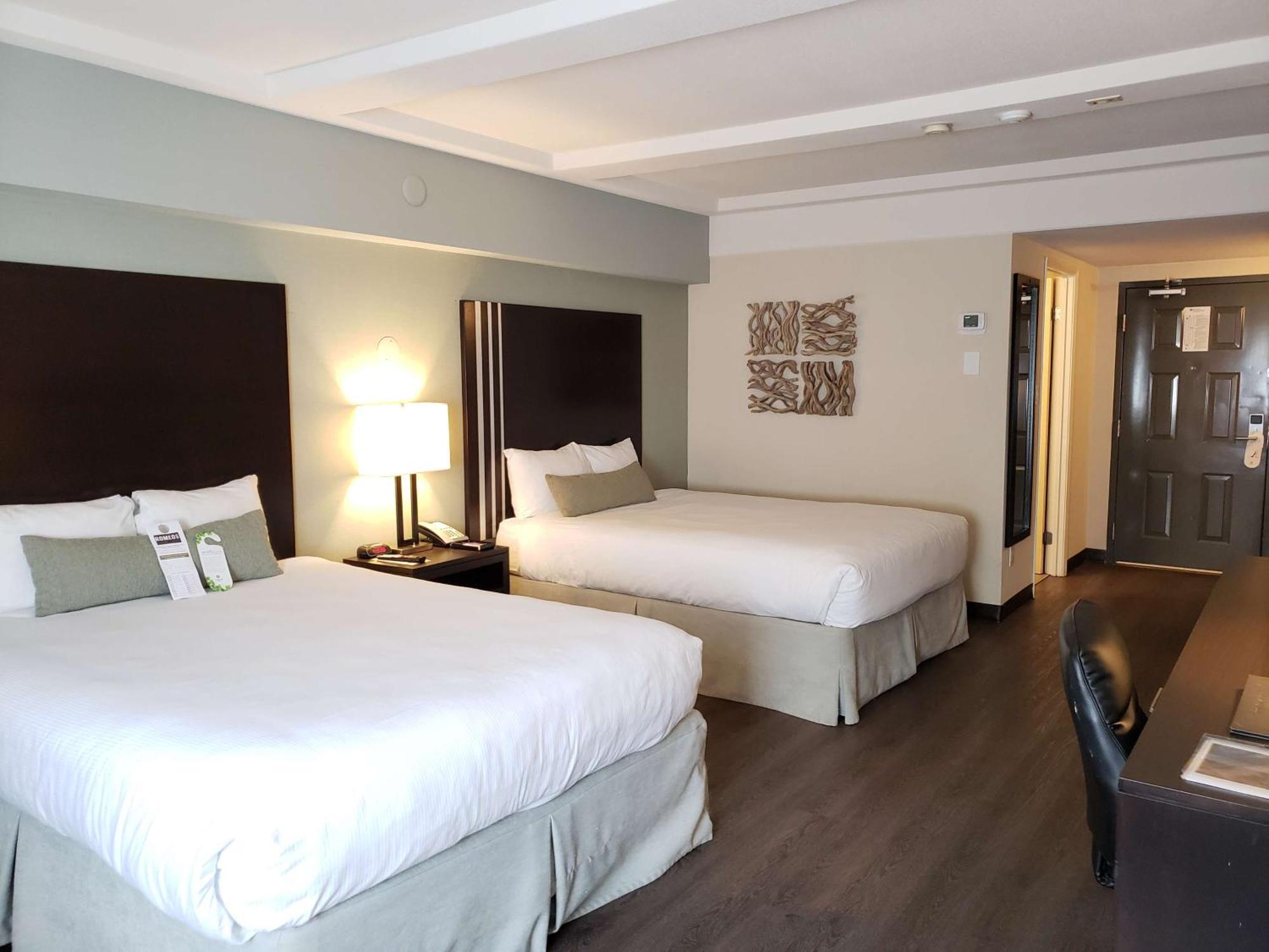 เดอะ โคสต์ แคมลูปส์ โฮเต็ล แอนด์ คอนเฟอเรนซ์ เซ็นเตอร์ Hotel ภายนอก รูปภาพ